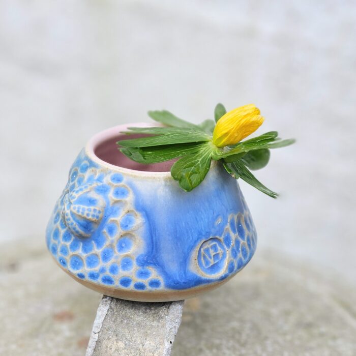 Fossilvase mini, blå med lyserød