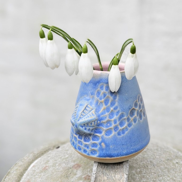 Mini fossilvase blå og lyserød