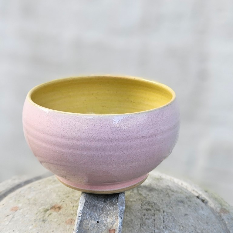 kugleskål lyserød gul